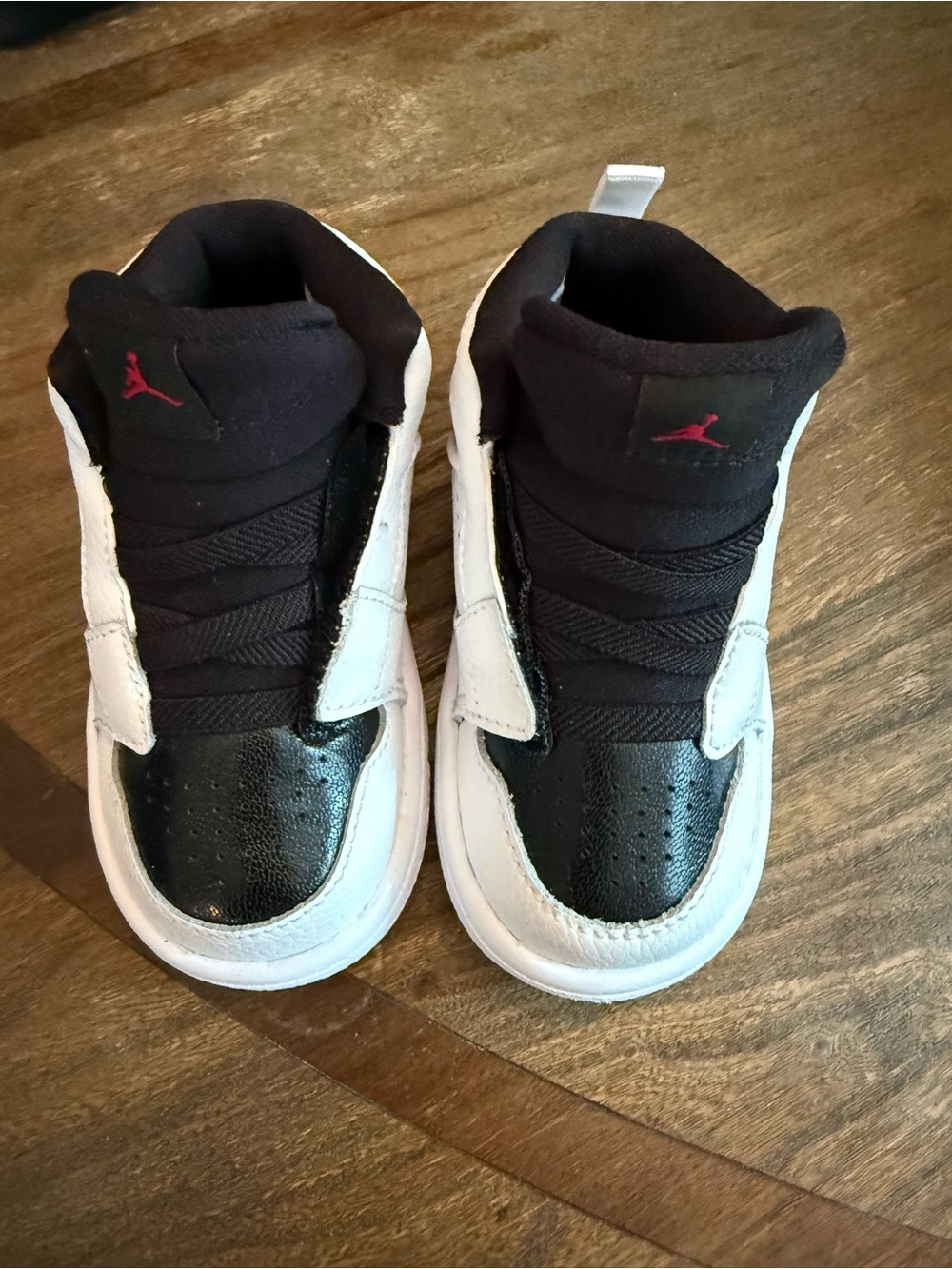Air Jordan access Kids Black, White & Red High-Top Sneaker